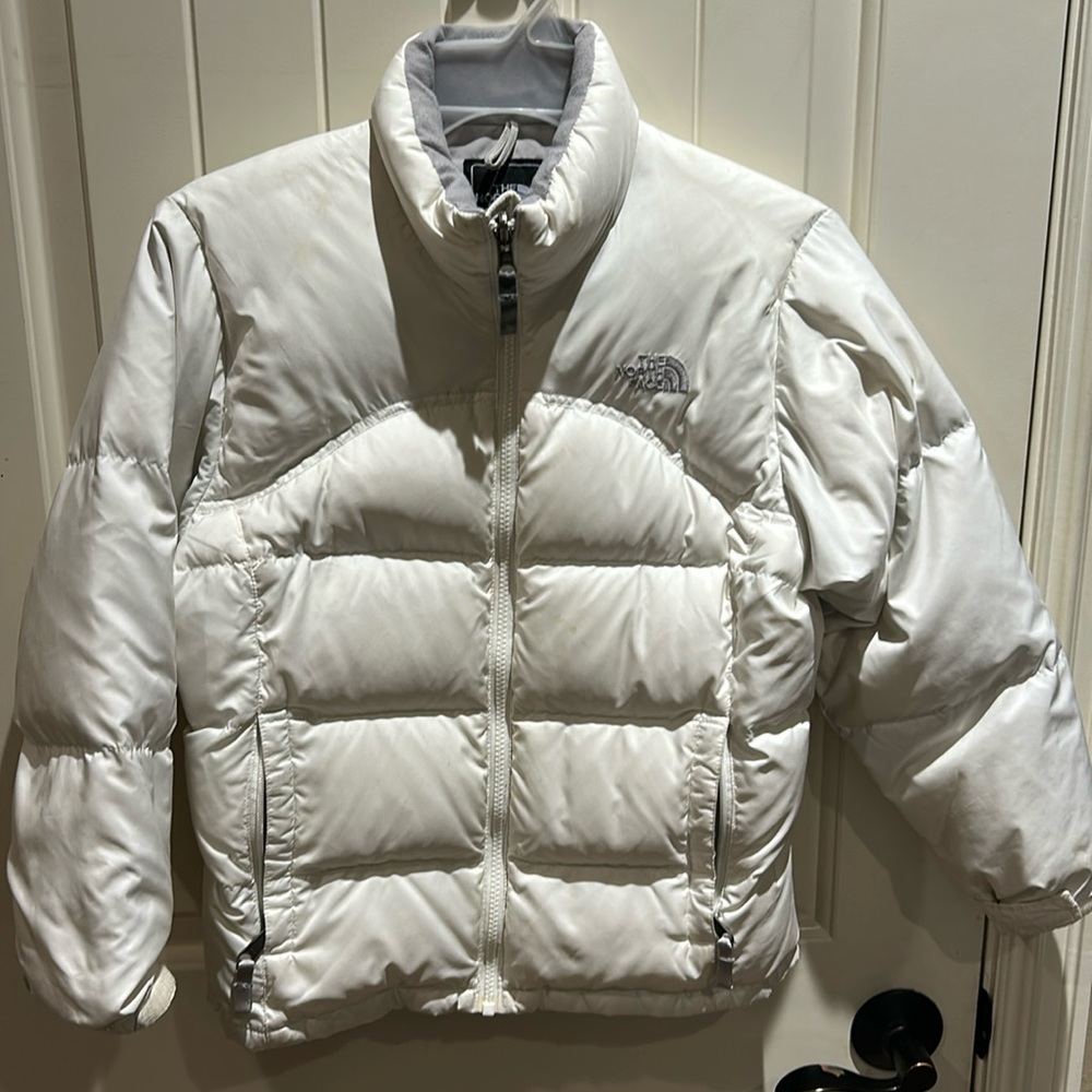 Girl’s North Face puffer Coat size medium. 8-10